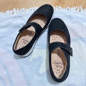 Finn Comfort sandals